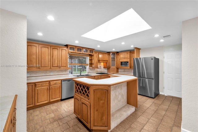 4 of 57 - 4020 Sw 112th Ave, Davie, FL