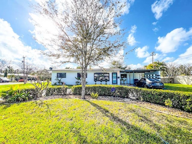 2 of 20 - 3049 Nw 6th Ave, Wilton Manors, FL