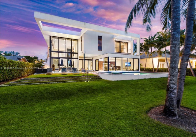 3 of 60 - 418 Sunset Dr, Hallandale Beach, FL
