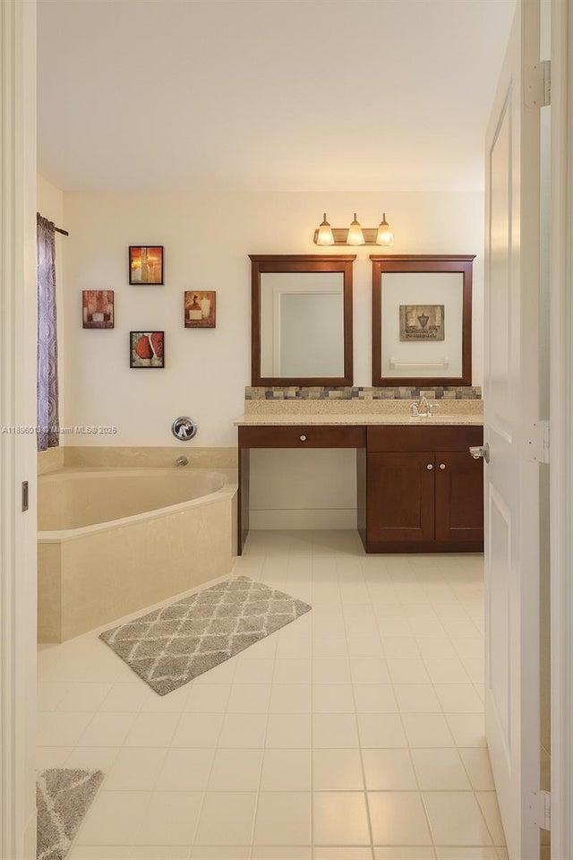4 of 27 - 14936 Sw 22nd St, Miramar, FL