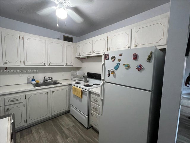 3 of 15 - 279 Markham M M, Deerfield Beach, FL