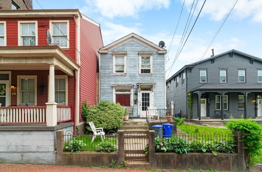 1413 Columbus Avenue, Manchester