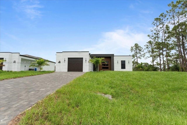 731 Colyer St E, Lehigh Acres