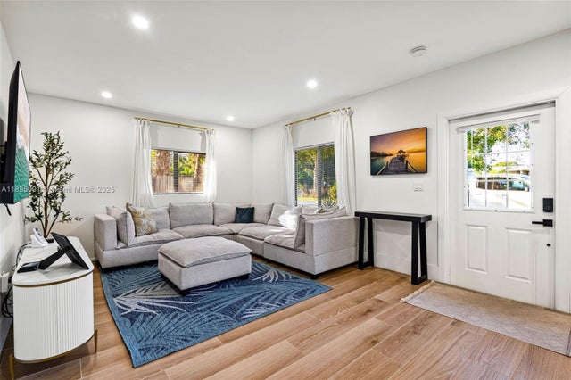 4 of 16 - 1310 Sw 28th St, Fort Lauderdale, FL