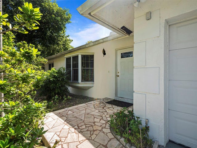 2 of 40 - 8520 Sw 179th St, Palmetto Bay, FL