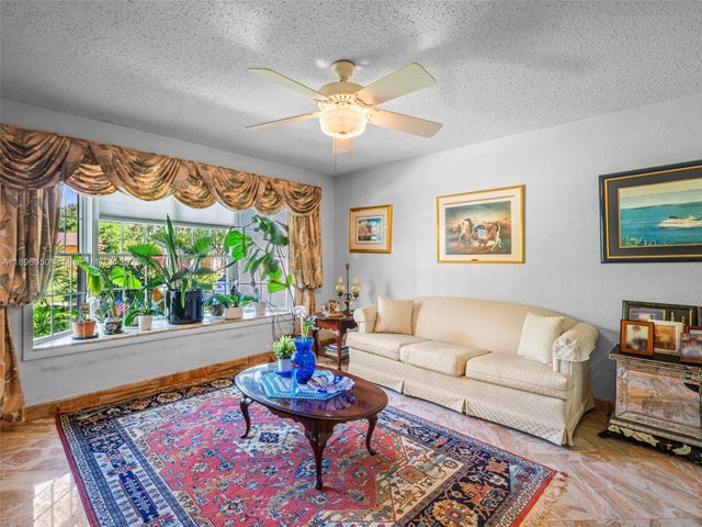 5 of 40 - 8520 Sw 179th St, Palmetto Bay, FL