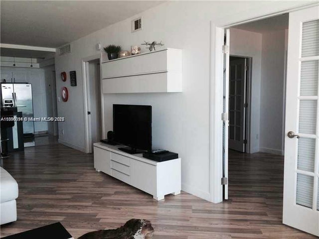 5 of 20 - 19380 Collins Ave 1624, Sunny Isles Beach, FL