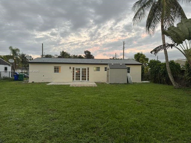2 of 19 - 2411 Sw 50th Ter, Fort Lauderdale, FL