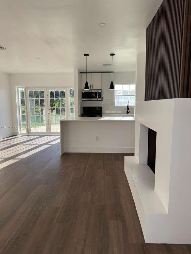 4 of 19 - 2411 Sw 50th Ter, Fort Lauderdale, FL