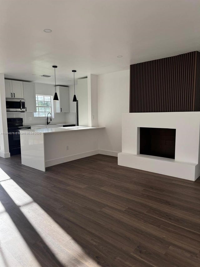 5 of 19 - 2411 Sw 50th Ter, Fort Lauderdale, FL