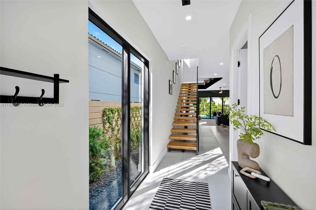 3 of 52 - 609 Ne 8th Ave A, Fort Lauderdale, FL