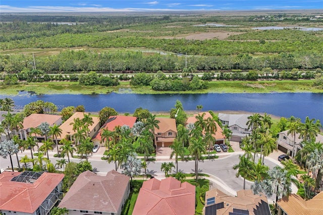 3 of 36 - 2509 Hunters Run Way, Weston, FL