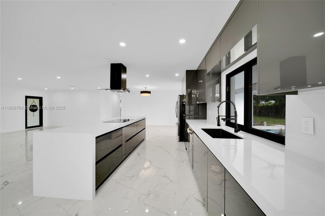 2 of 35 - 7301 Nw 13th Ct, Plantation, FL