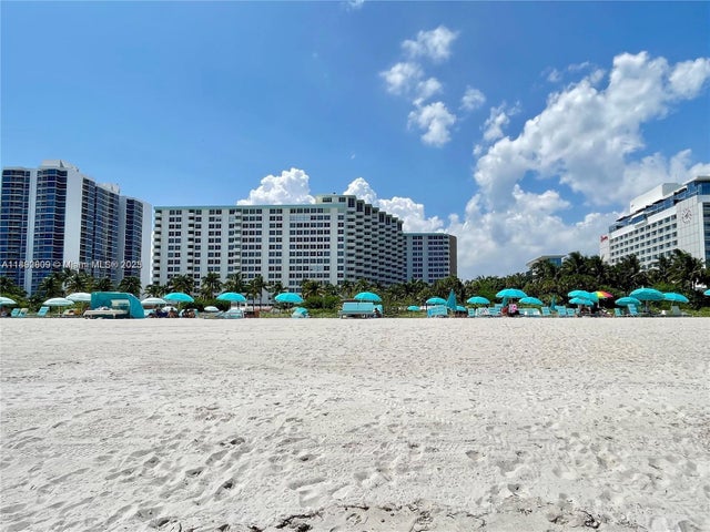 5 of 32 - 2899 Collins Ave 1715, Miami Beach, FL