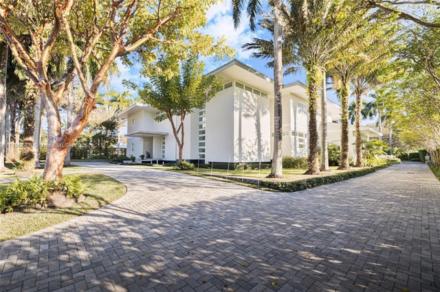 2 of 29 - 6080 Sw 88th St, Pinecrest, FL