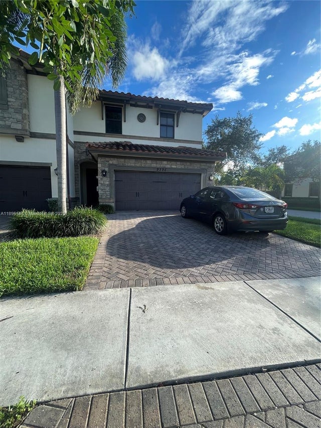 1 of 48 - 9596 N Town Parc Cir N, Parkland, FL