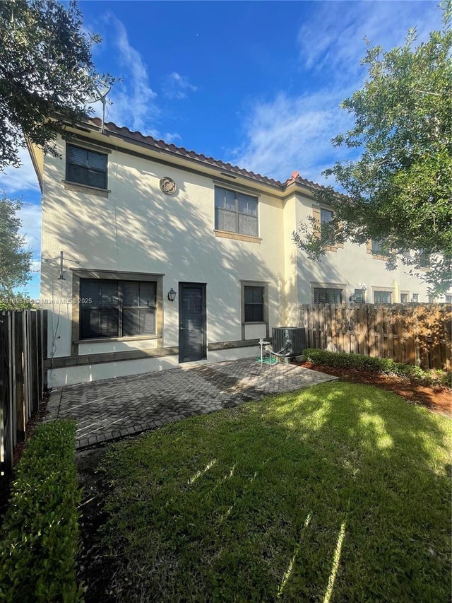 2 of 48 - 9596 N Town Parc Cir N, Parkland, FL