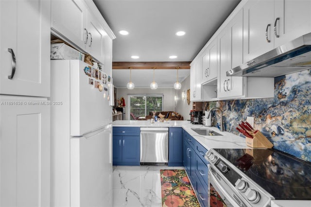 1 of 24 - 1000 Hillcrest Ct 207, Hollywood, FL