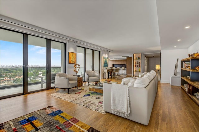 4 of 36 - 5500 Collins Ave 1104, Miami Beach, FL