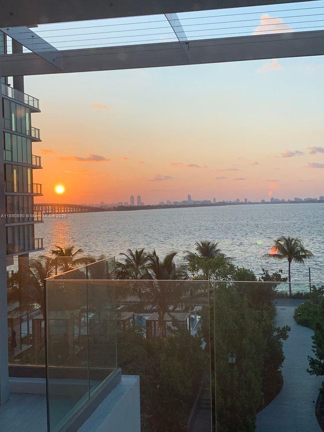 1 of 49 - 650 Ne 32nd St Bh7, Miami, FL