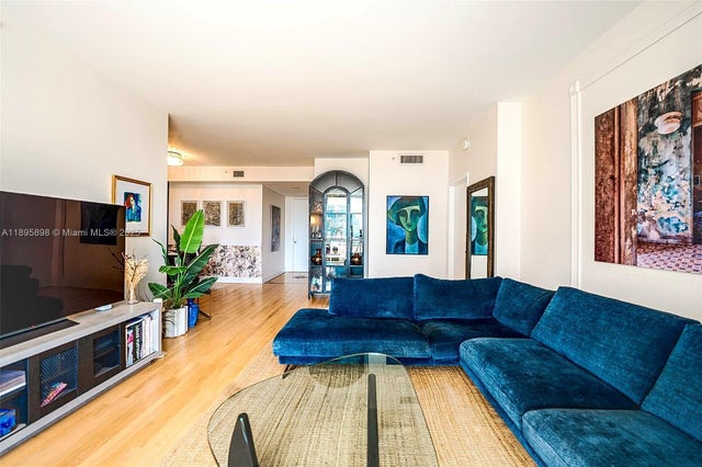 888 Brickell Key Dr 903, Miami