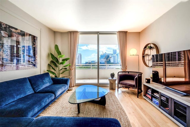 5 of 38 - 888 Brickell Key Dr 903, Miami, FL