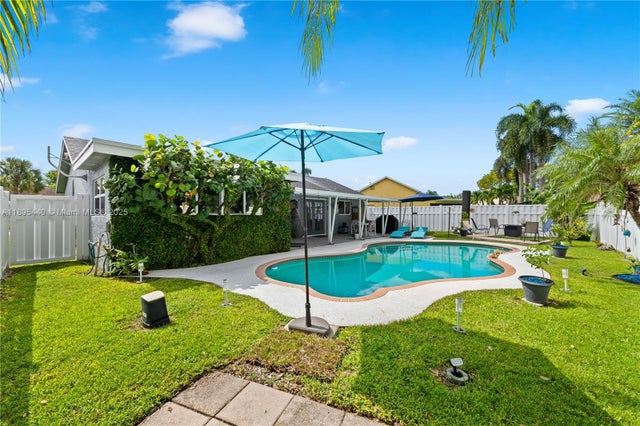 4 of 45 - 11741 Nw 43rd Pl, Sunrise, FL