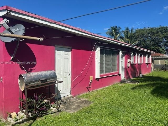 2 of 3 - 3530 Nw 82nd St, Miami, FL