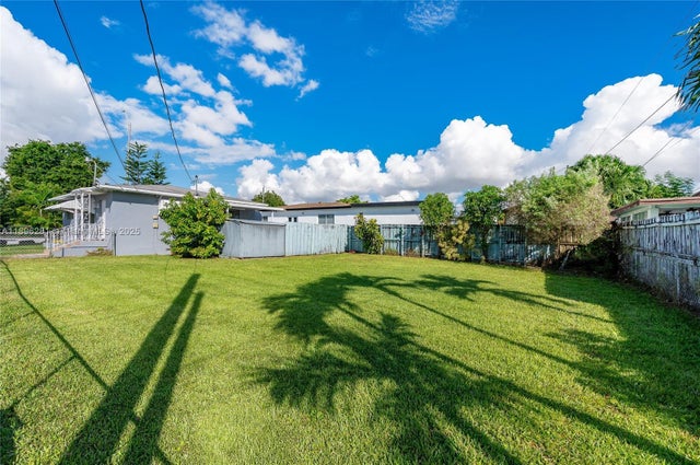 3 of 22 - 6595 Sw 31st St, Miami, FL