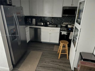 Photo of Listing #A11896339