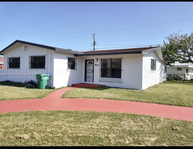 1 of 10 - 12470 Sw 188th St, Miami, FL