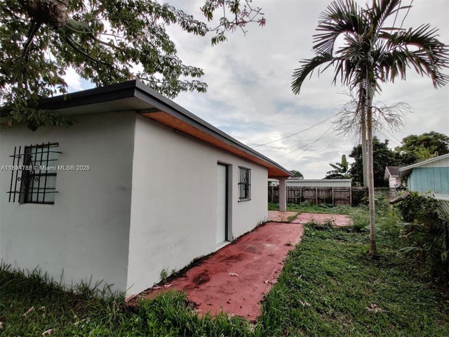 3 of 10 - 12470 Sw 188th St, Miami, FL