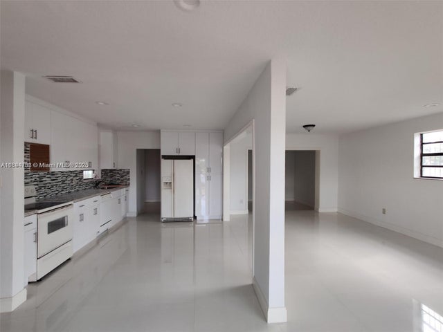 4 of 10 - 12470 Sw 188th St, Miami, FL