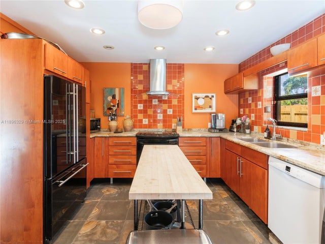 4 of 21 - 1212 Ne 17th Ter, Fort Lauderdale, FL