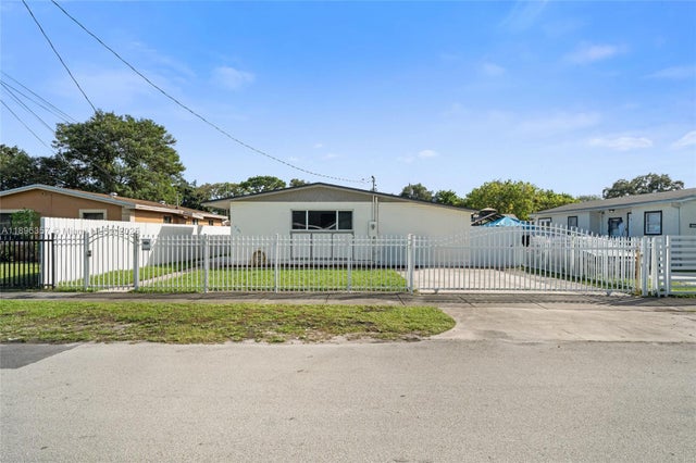 1 of 20 - 2100 Nw 154th St, Miami Gardens, FL