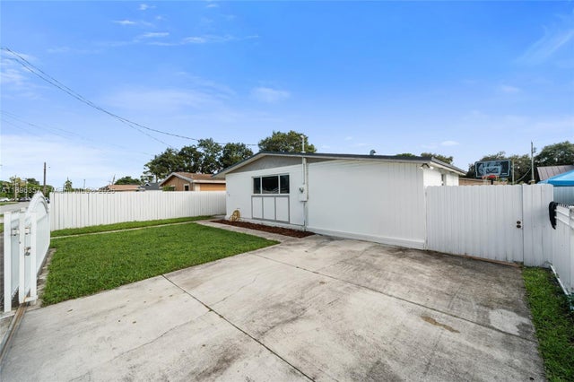 2 of 20 - 2100 Nw 154th St, Miami Gardens, FL