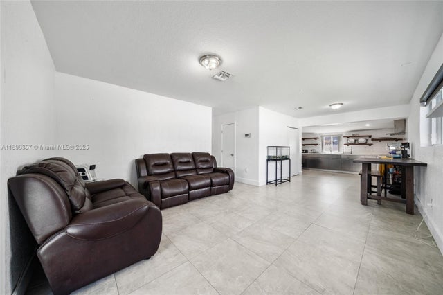 5 of 20 - 2100 Nw 154th St, Miami Gardens, FL