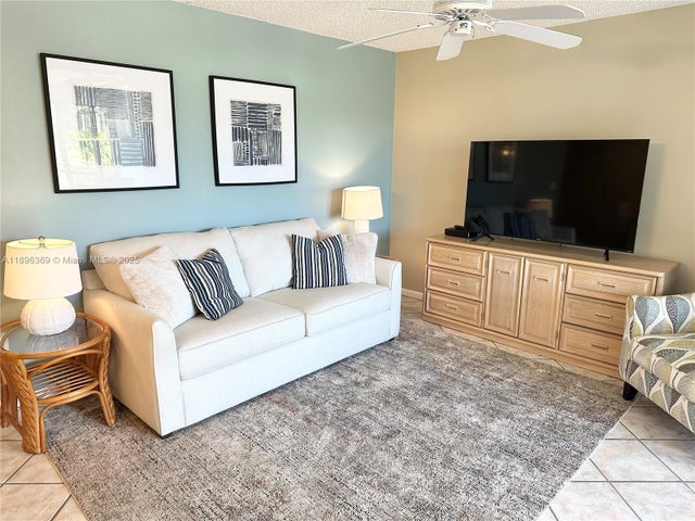 3 of 23 - 353 S Us Highway 1 E103, Jupiter, FL