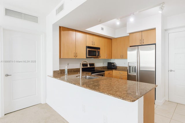2 of 31 - 1830 Radius Dr 308, Hollywood, FL