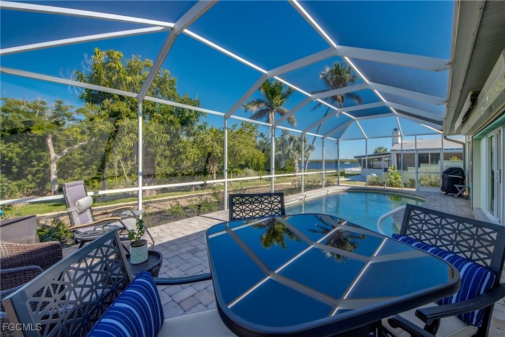 445 Donora Blvd, Fort Myers Beach