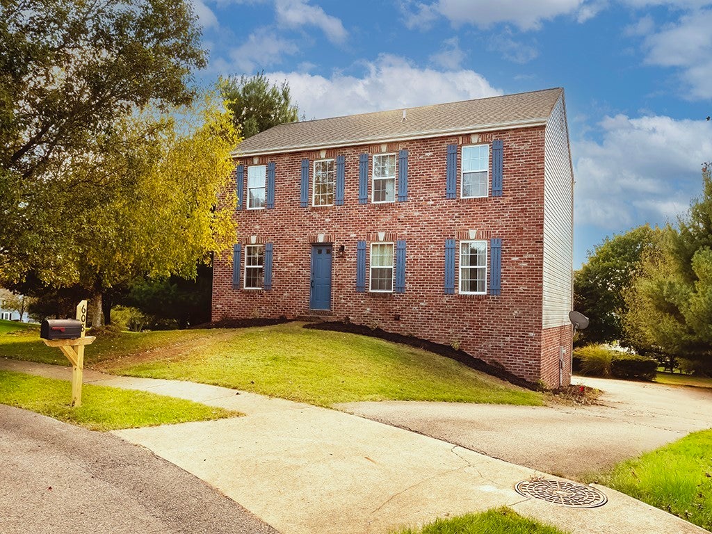 608 Bittersweet, Cranberry