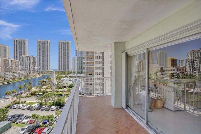 3 of 46 - 500 Bayview Dr 731, Sunny Isles Beach, FL