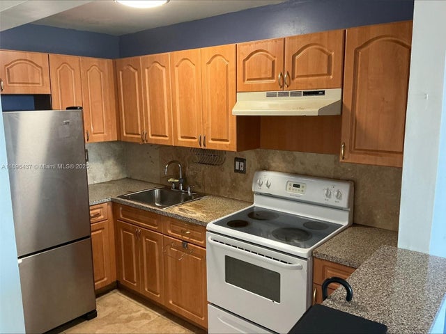 5 of 6 - 12500 Ne 15th Ave 512, North Miami, FL