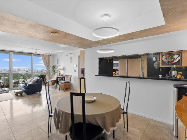 3 of 25 - 650 West Ave 1208, Miami Beach, FL