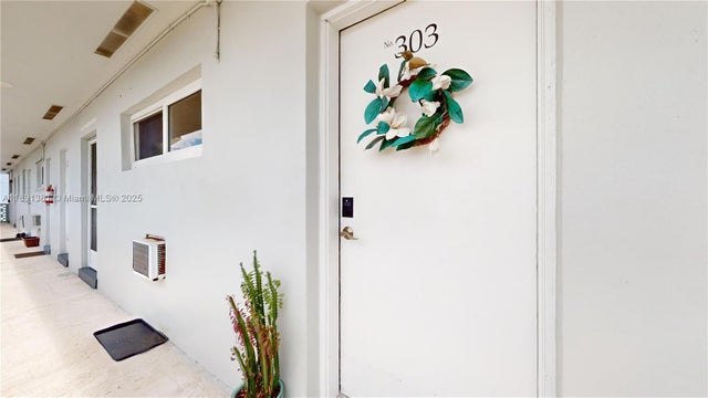 2 of 24 - 13105 Ixora Ct 303, North Miami, FL