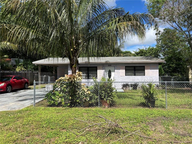 2 of 19 - 6121 Madison St, Hollywood, FL