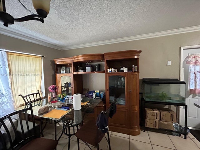 5 of 19 - 6121 Madison St, Hollywood, FL
