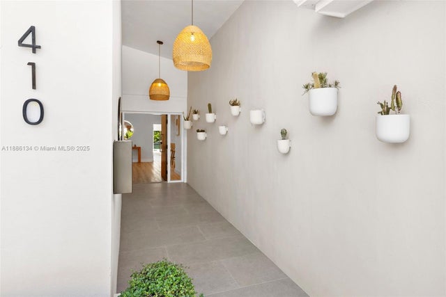3 of 59 - 410 S Shore Dr, Miami Beach, FL
