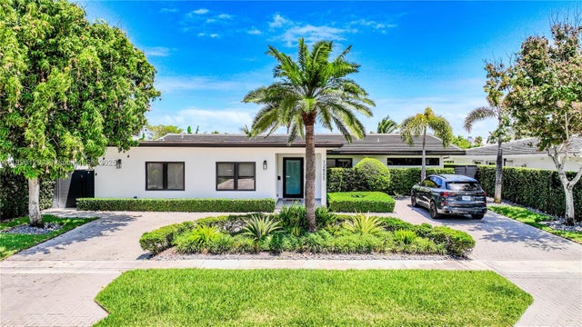 12855 Maple Rd, North Miami