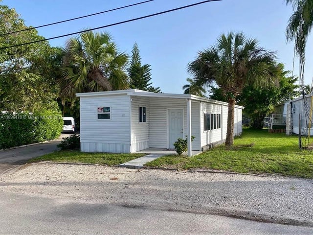 1 of 13 - 877 Ne 63rd St, Fort Lauderdale, FL